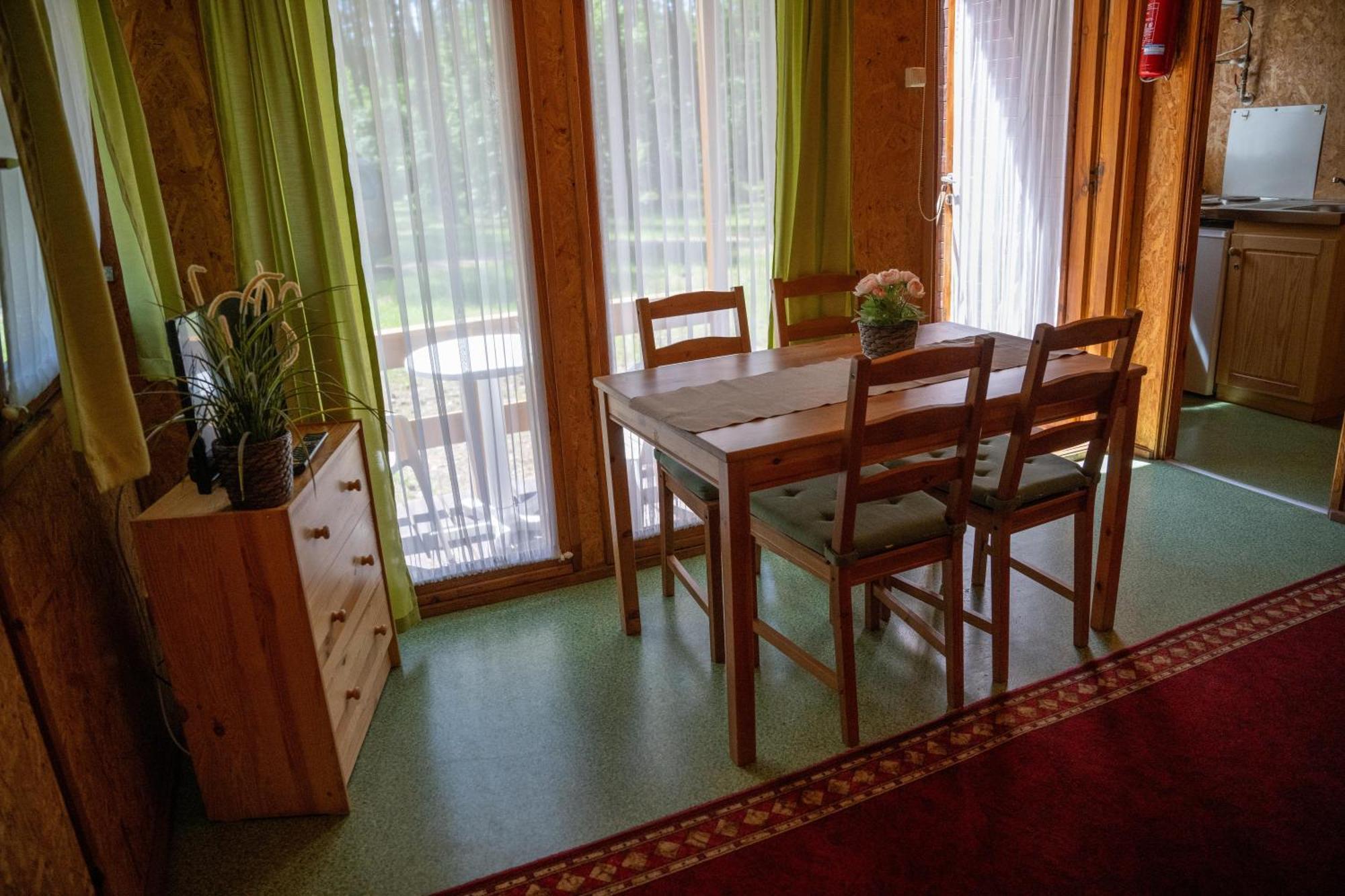Villa "Lesne Ustronie" Byslaw Exterior foto